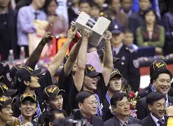 PG模拟器在线试玩-这也行？赛后广东宏远回应争议广东宏远围绕全明星赛更衣室发声，今晚山东男篮调整名单以备全明星赛的简单介绍